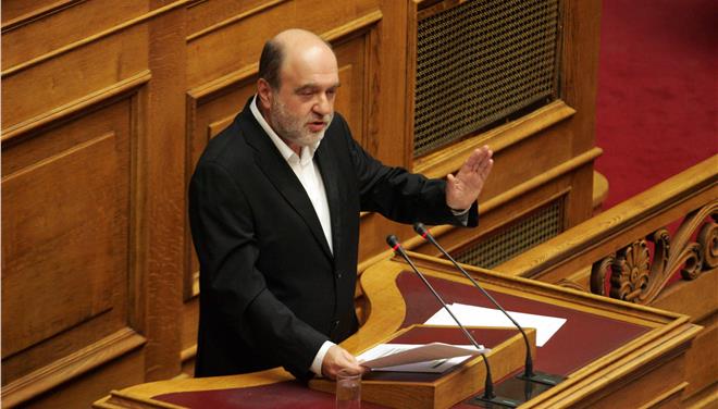 Τρ. Αλεξιάδης: «Δεν εξετάζεται προς το παρόν η αύξηση του ορίου ένταξης στο ΦΠΑ»